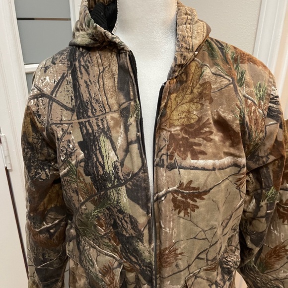 Realtree Camouflage Hooded Men's Jacket - Picture 2 of 6